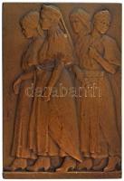 Reményi József (1887-1977) 1908. "Kalotaszeg" kétoldalas bronz plakett, Éremkedvelők Egyesületének tagsági érme, peremén "ÉKE 1908", sorszámozott, "47"-es sorszámmal (71x48mm) T:XF,VF patina, Hungary 1908. "Kalotaszeg" double-sided bronze plaque, membership medal of the Association of Medal Enthusiasts, with "ÉKE 1908" and serial number "47" on edge. Sing.: József Reményi (71x48mm) C:XF,VF patina HP.: 4057., Adamo ÉKE4