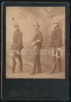cca 1887 Két egyenruhás huszár és egy tűzoltó portréja, keményhátú fotó Veress Ferenc kolozsvári műterméből, 16,5×10,5 cm