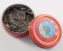 100 db gramofon tű, fémdobozban