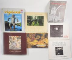 Vegyes skandináv könyvtétel, 7 db:  1995 Pekka Halonen 1865-1933; 2005 Arctic Paradise; 1989 Eeva-Liisa Manner: Écrivains Finlandais;  1994 Axel Fridell minnesutställning. Dalarnas Museum.;  1994: Jan-Öjvind Swahn: Maypoles, Crayfish and Lucia. Swedish Holidays and Traditions.; 2004 Kiegésítés a Finnmagyar című kiállítás budapesti bemutatójához. Bp., 2004, Ernst Múzeum.; Gustav Vigeland: Vigeland. Sculpture Park and Museum in Oslo.