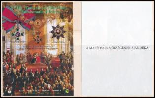 2014 XVIII. Nemzetközi Filatéliai és Numizmatikai Börze (II.) vágott emlékív pár "A MABÉOSZ ELNÖKSÉGÉNEK AJÁNDÉKA" hátoldali felirattal