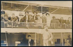 1909 Abbázia, sétahajón utazó emberek, fotólap, 9x14 cm