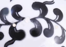 Porcelán díszgömb, m: 8 cm