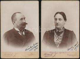 1901 Kerekes Géza és felesége portréi, 2 db kabinetfotó Németi József debreceni műterméből, dekoratív, szecessziós verzóval, feliratozva, 16x11 cm (Ritka!)