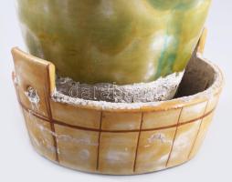 Kumpost Éva: Fürdő akt, párologtató résszel. Jelzés nélkül, aljában vízköves, kopással, m: 35 cm