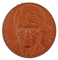 Molnár Elek (1916-1994) DN "Ady Endre 1877-1919" egyoldalas kerámia emlékérem (125mm) T:XF felületén gyártáskori repedés, hátoldalán lyukasztott