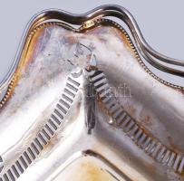 Angol ezüstözött kínáló, 4 gömb lábon, jelzett, 28x23x20 cm