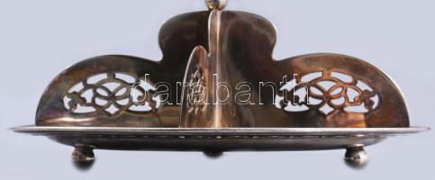 Angol ezüstözött négyosztatú kínáló, 3 darab gömb lábon, áttört díszítéssel, forgatható elosztóréssz...