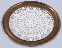 Hímzés berakással háromlábú bronz kínáló, d: 28 cm