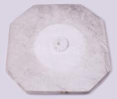 Márvány posztamens, levehető felső résszel, táblája 27x26 cm, m: 73 cm /// CSAK SZEMÉLYES ÁTVÉTEL! /...