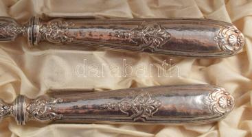 Ezüst (Ag) nyelű salátakínáló szett, dobozában, jelzés nélkül, h: 28,5 cm