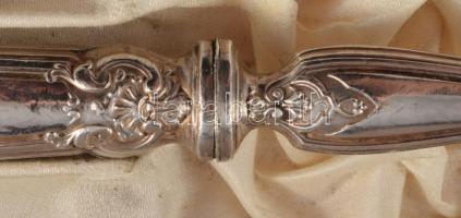 Ezüst (Ag) nyelű salátakínáló szett, dobozában, jelzés nélkül, h: 28,5 cm