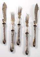 5 darab ezüst (Ag) nyelű kés, villa, h: 18 cm