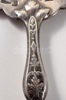 4 darabos ezüst (Ag) nyelű süteményszervírozó szett, jelzett, h: 19 cm alatt, bruttó: 143,1 g