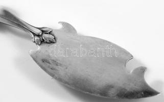 3 darabos ezüst (Ag) nyelű szervírozó szett, jelzett, h: 18 cm