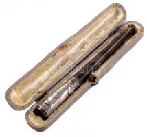 Részben ezüst (Ag) szipka, javított, jelzés nélkül, tokjában, h: 10 cm