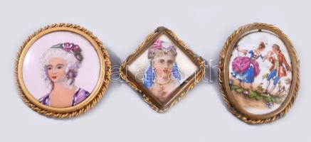 Limoges 3 darab kézzel festett porcelán bross, jelzett, h: 5,5 cm alatt