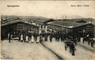 1915 Nyíregyháza, Barakk tábori kórház télen, betegek várakozója és gazdasági hivatal, katonák és nővérek (EB)