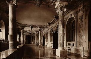 Budapest I. Királyi vár, ruhatár, belső. Csiky Foto (fl)