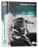 Flugkapitän Hans Bauer: Mit Mächtigen zwischen Himmel und Erde. Coburg,1993,Verlag K. W. Schütz. Német nyelven. Fekete-fehér és színes képanyaggal illusztrált. Kiadói egészvászon-kötés, kiadói papír védőborítóban.