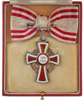 1914. "A Vörös Kereszt tiszti Díszjelvénye hadidíszítménnyel" zománcozott, jelzett Ag kitü...