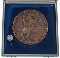 Renner Kálmán (1927-1994) 1978. "X. Hortobágyi Nemzetközi Lovasnapok" kétoldalas, öntött bronz plakett, eredeti dísztokban (118mm) T:AU / Hungary 1978. "X. Hortobágyi Nemzetközi Lovasnapok (10th International Equestrian Days at Hortobágy)" double-sided, cast bronze plaque in original display case (118mm) C:AU