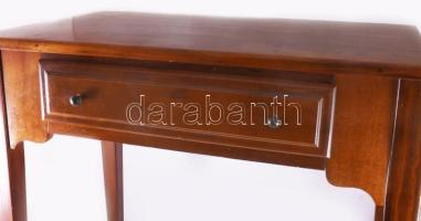 Régi fa öltöző asztal. Fiókos, hátsó panelje cserélt, m: 78 cm, 45x69 cm /// KIZÁRÓLAG SZEMÉLYES ÁTV...