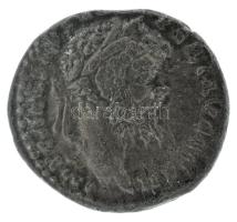 Római Birodalom 194-195 / Septimus Severus / Emesa / Denarius Ag (3,15g) T:XF,VF Roman Empire 194-195 / Septimus Severus / Emesa / Denarius Ag "IMP CAE L SEP [SEV P]ERT AVG COS II / M-O-NET AVG" Moneta standing left, holding scales and cornucopiae (3,15g) C:XF,VF RIC IV 411a.var, Seaby RSC III 330