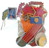 Vegyes tétel, közte 9db szalag / szalagsáv + 5xklf emlékérem / zseton + 3xklf díjérem / díjplakett, gyengébb tartásban + 2db préselt (rongált) érme "Eger" + "Dunakeszi Dinó Park" + 3db kitűző + 1970. "Kiváló Dolgozó" aranyozott, műgyantás fém, hiányos kitüntetés, a címeres rátét nélkül! (4x) T:VF,F, patina, hiányos, karc