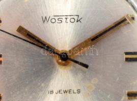 Wostok 18 köves karóra, szíj nélkül, működik, karcokkal, 40x32 mm