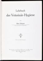 Hans Dahmen: Lehrbuch der Veterinär-Hygiene. Bp., 1941, Paul Parey, VIII+266+2 p. Német nyelven. Kiadói egészvászon-kötésben, kopott borítóval.