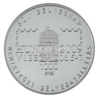 2009. "HUNFILA 2009 Visegrád - 82. Bélyegnap - Nemzetközi Bélyegkiállítás / Visegrád ezer éve Európa közepén" kétoldalas, ezüstözött fém emlékérem, peremén "003" sorszámmal, eredeti dísztokban (42,5mm) T:AU (eredetileg PP)