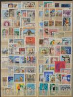 Ausztria gyűjtemény a korai időszaktól 1983-ig, több száz különféle bélyeg 10 lapos A4-es berakóban