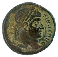 Római Birodalom 322-325 / I. Constantinus / Ticinum / Follis bronz (3,33g) T:XF Roman Empire 322-325 / Constantine I / Ticinum / Follis bronze "CONSTAN-TINVS AVG / DN CONSTANTINI MAX AVG - VOT dot XX crescent - TT" two soldiers standing, each holding spear and shield, two standards between them (3,33g) C:XF RIC VII 167