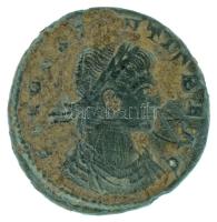 Római Birodalom / Siscia / II. Constantinus 334-335. Follis bronz (2,32g) T:VF Roman Empire / Siscia / Constantine II 334-335. Follis bronze "[FL IVL CONSTANTIVS NOB C] / GLORIA EXERCITVS .ASIS." two soldiers standing, each holding spear and shield, two standards between them (2,32g) C:VF RIC VII. 237