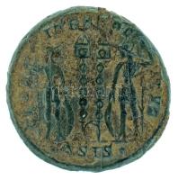 Római Birodalom / Siscia / II. Constantinus 334-335. Follis bronz (2,32g) T:VF
Roman Empire / Sisci...