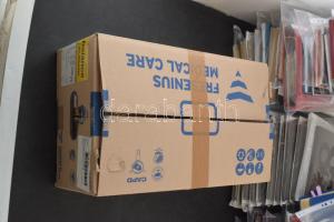 Vegyes külföldi, európai országok tasakos rendező, több száz bélyeggel, dobozban