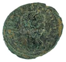 Római Birodalom 334-335 / II. Constantius / Heraclea / Follis bronz (2,54g) T:VF Roman Empire 334-335 / Constantius II / Heraclea / Follis bronze "[FL IVL CONSTANTIVS NOB C] / [GLOR-IA EXERCITVS] SMHA" two soldiers with two standards between them, o on banner (2,54g) C:VF RIC VII 133