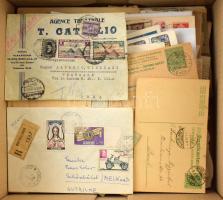 Kb. 170 db vegyes külföldi küldemény 1880-tól, dobozban