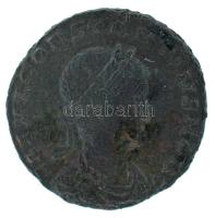 Római Birodalom 330-335 / II. Constantius / Konstantinápoly / Follis bronz (1,69g) T:VF Roman Empire 330-335 / Constantius II / Constantinople / Follis bronze "FL IVL CONSTANTIVS NOB C / GLOR-IA EXERC-ITVS - CONS gamma" two soldiers holding spears and shields with two standards between them (1,69g) C:VF RIC VII 82