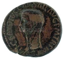 Római Birodalom 041-50 / Claudius / Róma / As bronz (10,17g) T:XF,VF / Roman Empire 41-50 / Claudius / Rome / As bronze "TI CLAVDIVS CAESAR AVG P M TR P IMP P P / LIBERTAS AVGVSTA - S-C" Libertas standing facing with pileus, extending left hand (10,17g) C:XF,VF RIC I 113