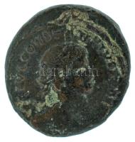 Római Birodalom 330-340 / II. Constantius / Lyon / Follis bronz (2,11g) T:VF Roman Empire 330-340 / Constantius II / Lyon / Follis bronze "[FL] IVL CONSTANTIVS [NOB C] / [GLOR-IA] EXERC-[ITVS] - (?) PLG" two soldiers with two standards between them, O on banners. (2,11g) C:VF