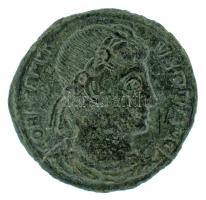 Római Birodalom 330-340 / II. Constantius / Siscia Follis bronz (1,31g) T:XF,VF Roman Empire 330-340 / Constantius II / Siscia / Follis bronze "CONSTANTI-VS PF AVG / GLOR-[IA EXERC]-ITVS - BSIS dot in crescent." two soldiers holding spears and shields with one standard between them, chi-rho on banner. (1,31g) C:XF,VF RIC VII 98 B