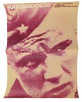 1982 Katonadolog, filmplakát, papír, Egyetemi Nyomda, hajtásnyomokkal, egészen apró lapszéli szakadásokkal, 56x41 cm