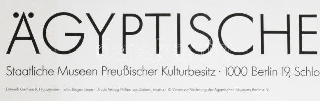 cca 1990 Aegyptisches Museum Berlin, Nofretete szobrával illusztrált plakát, papír, vászonra kasíroz...