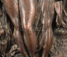 Historizáló bronzírozott plakett, ovális fa keretben, 15x10,5 cm