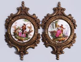 Bronz akasztható képkeret pár, benne porcelán képpel, 20,5x12 cm