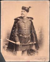 cca 1885-1895 Előkelő úr díszmagyarban, nagyméretű keményhátú fotó Krauss és Klapok temesvári (Timisoara) műterméből, kisebb sérülésekkel, sarokhiánnyal, foltokkal, 33x26,5 cm
