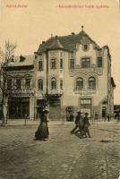 Szolnok Kereskedelmi Bank Gömöri József bútorraktárával, Urbán Mihály szabóságával és Dusek Ferenc üzletével (EK)