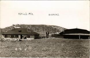 Budaörs, A MOVERO (Magyar Országos Véderő Egylet Repülő Osztálya) vitorlázó repülőtelepe, MOVERO-otthon, közforgalmi repülőtér. photo (EK)